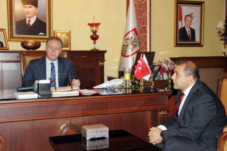 Yılın Öğretmenine Başarı Belgesi