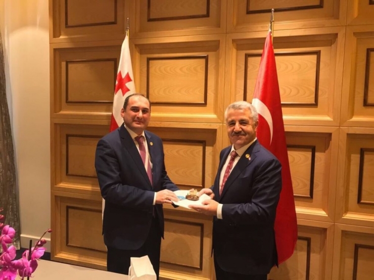 Bakan Arslan Gürcistan’da