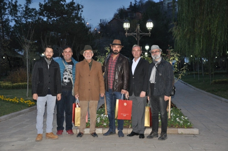 Usta Köşe Yazarı Ve Tiyatro Eleştirmenlerinden Bilecik Gezisi