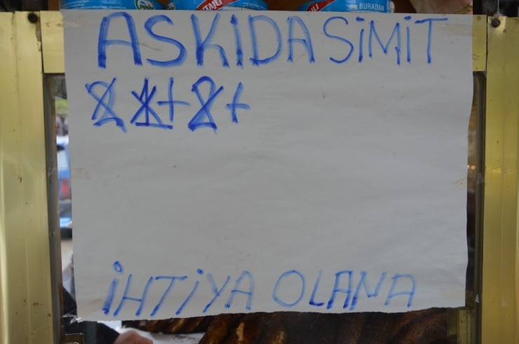 İhtiyaç Sahiplerine ‘Askıda Simit’ Desteği