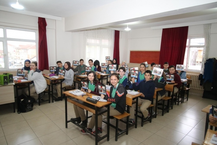 Başkan Akcan’dan Öğrencilere Fotoğraf Hatırası