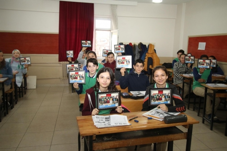 Başkan Akcan’dan Öğrencilere Fotoğraf Hatırası