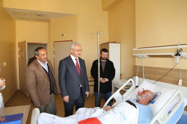 Başkan Başsoy’dan Mevlit Kandilinde Hastahane Ziyareti