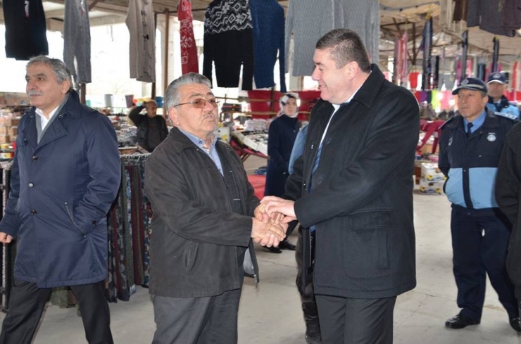 Başkan Tekin, Pazaryerinde İncelemelerde Bulundu