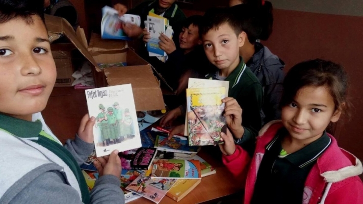 Pikamp’tan Tarsus’a Kitap Yardımı