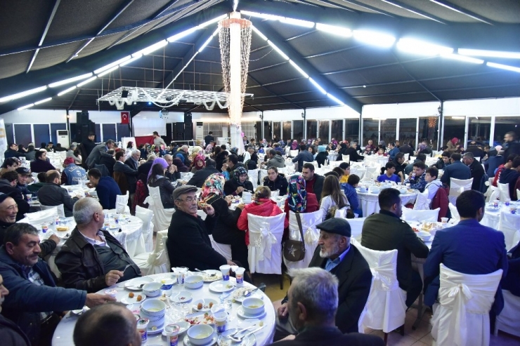 Cumalı Köylüleri Kutlama Yemeğinde Bir Araya Geldi