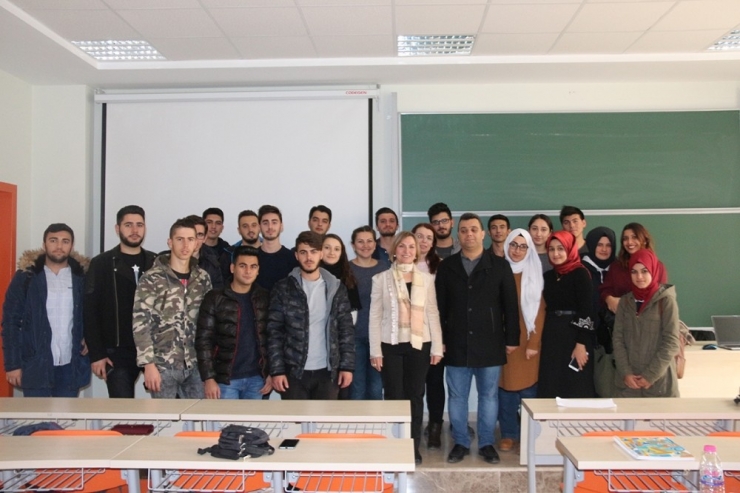 Doç. Dr. Nergül Taylan Öğrencilerle Tecrübelerini Paylaştı