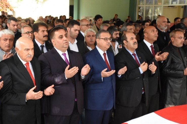 Eski Milletvekili Eyüboğlu Toprağa Verildi