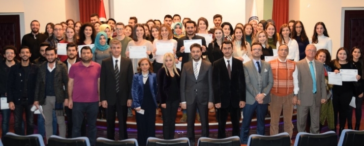 Esogü’de Girişimcilik Eğitimi Alan Öğrencilere Kosgeb Sertifikaları Verildi