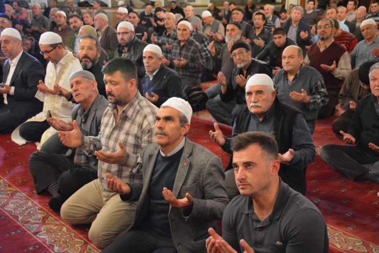 Eskişehir’de Camiler Doldu Taştı