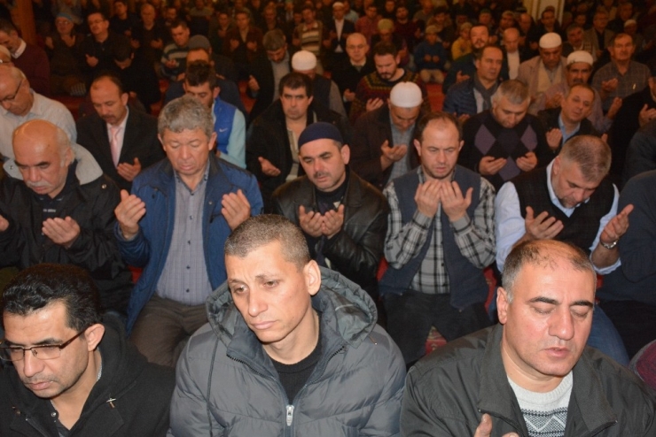 Eskişehir’de Camiler Doldu Taştı