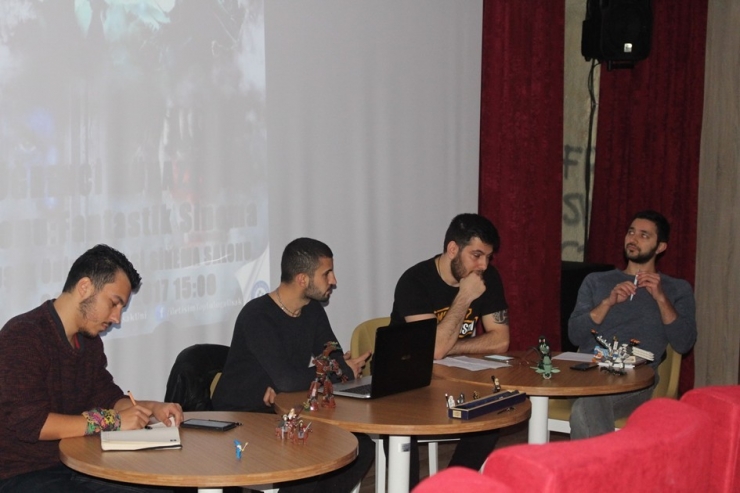Uşak Üniversitesi’nde ’Fantastik Sinema’ Münazarası Düzenlendi