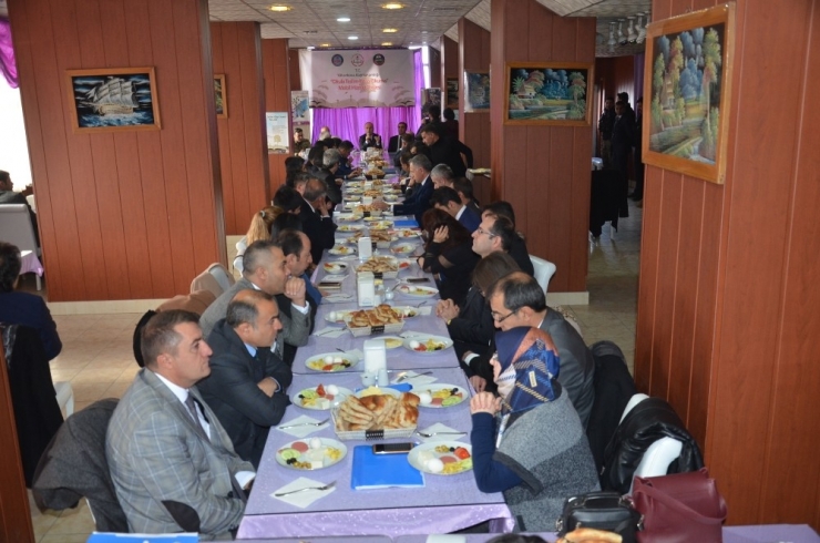 Yüksekova’da ‘Okula Teslim Kitap Okuma’ Projesi