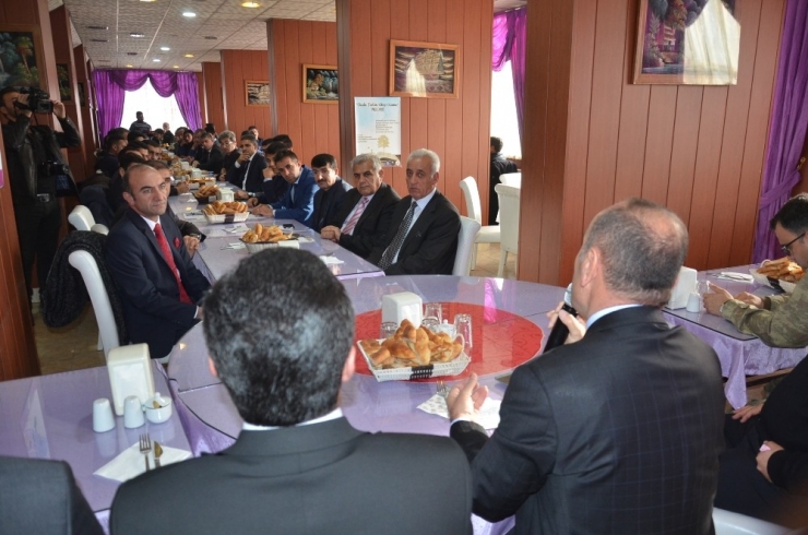 Yüksekova’da ‘Okula Teslim Kitap Okuma’ Projesi