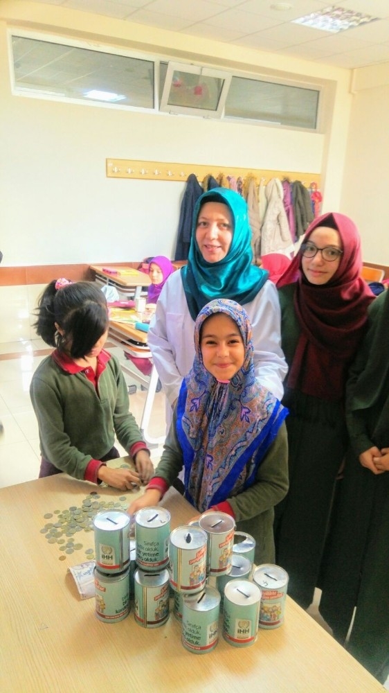 Harçlıklarını Biriktirerek Yetim Kardeşlerine Sahip Çıktılar