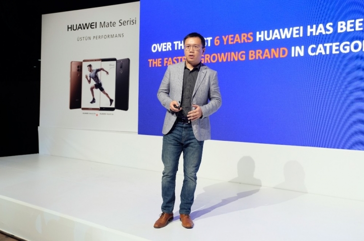 Huawei Yeni Telefonlarını Tanıttı