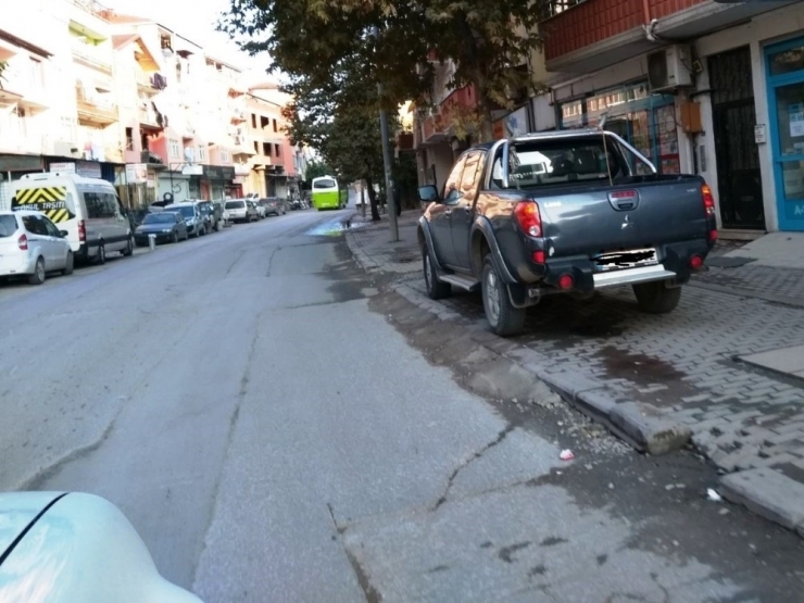 İzmit’te Kaldırımlara Parka İzin Verilmiyor