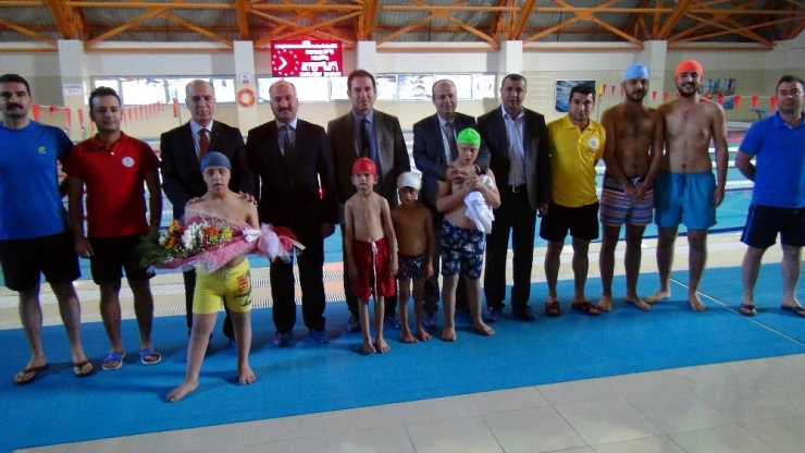 Kilis’te Down Sendromlu Çocuklar İçin Yüzme Kursu