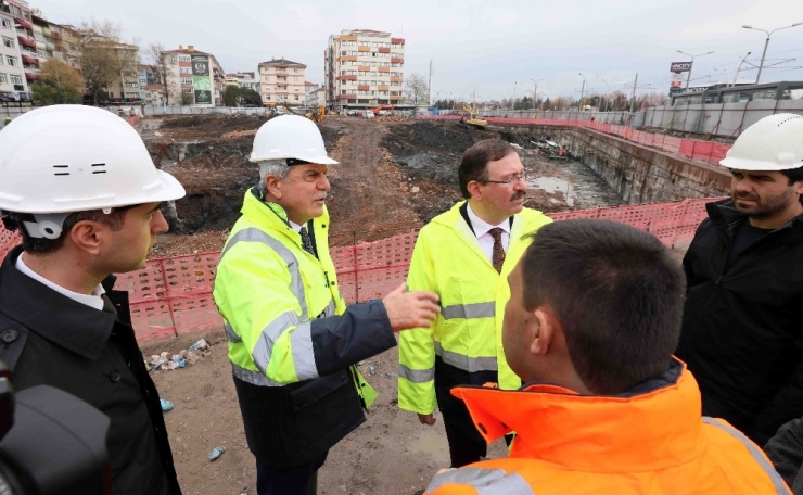 Başkan Karaosmanoğlu, Çalışmaları Yerinde İnceledi