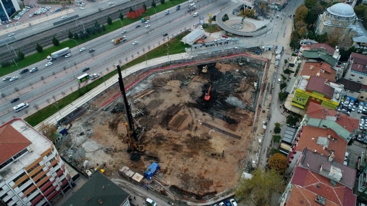 Kent Meydanı Ve Katlı Otoparkta Kazı Ve Hafriyat Çalışmaları Başladı