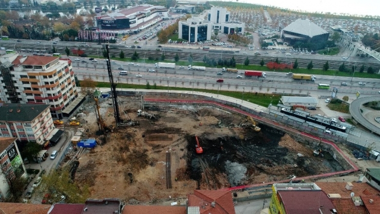 Kent Meydanı Ve Katlı Otoparkta Kazı Ve Hafriyat Çalışmaları Başladı