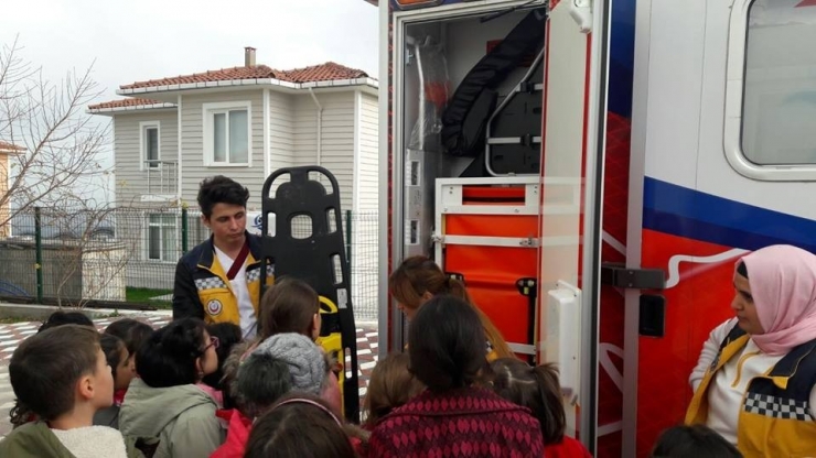 ’Minik 112’ Projesi Kapsamında Minik Öğrencilere Eğitim Verildi