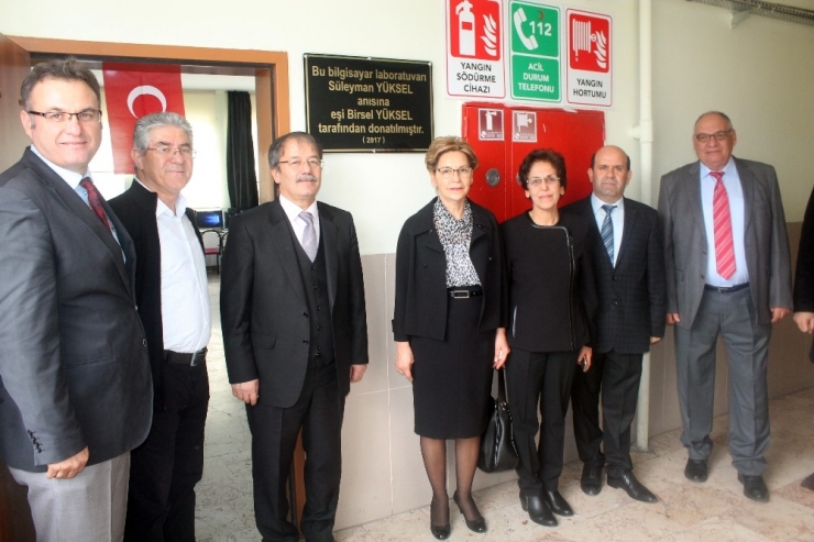 Hayırsever Aile, Okula Bilgisayar Laboratuvarı Kurdu