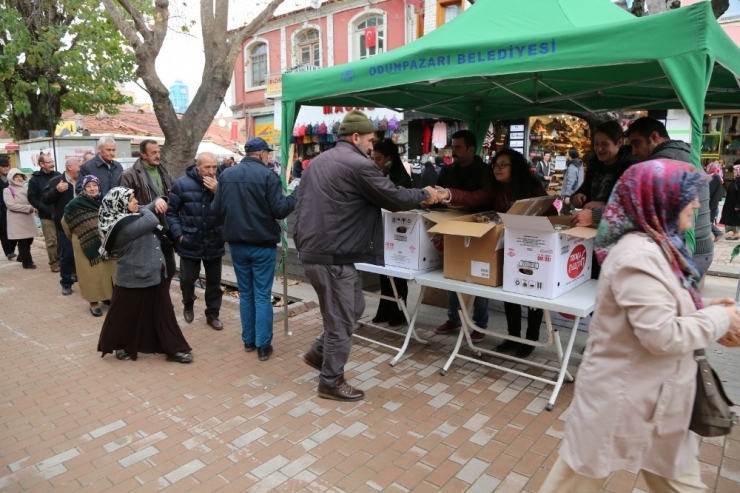 Odunpazarı Belediyesi Kandil Simidi Dağıttı