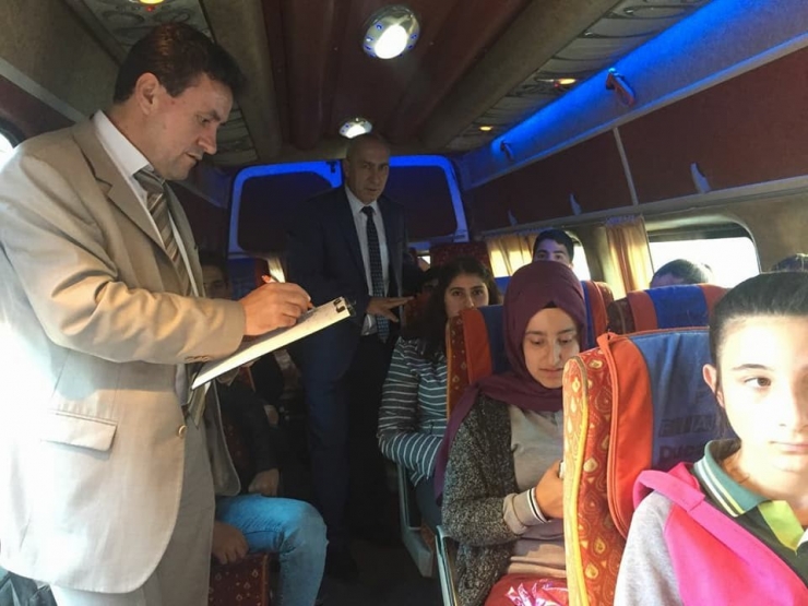 İlçe Milli Eğitim Müdürü Öğrenci Servislerini Denetledi.