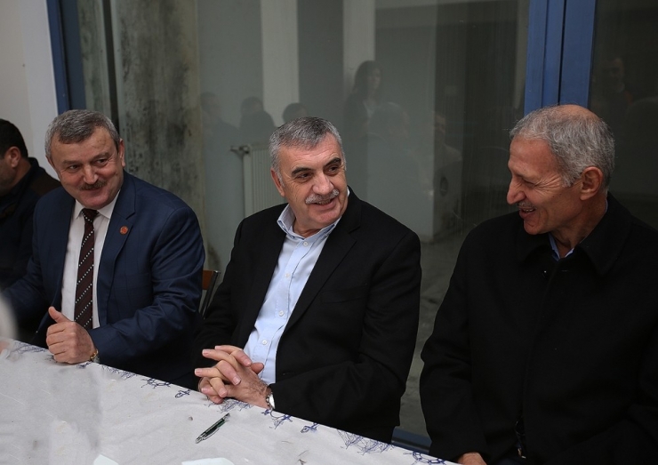 Başkan Toçoğlu Karaman Mahallesi Esnafıyla Bir Araya Geldi