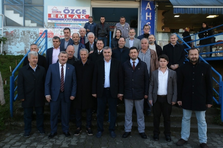 Başkan Toçoğlu Karaman Mahallesi Esnafıyla Bir Araya Geldi