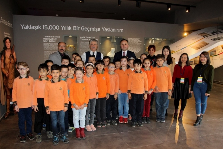 4 Bin Öğrenci Müzede Eğitim Görmeye Başladı