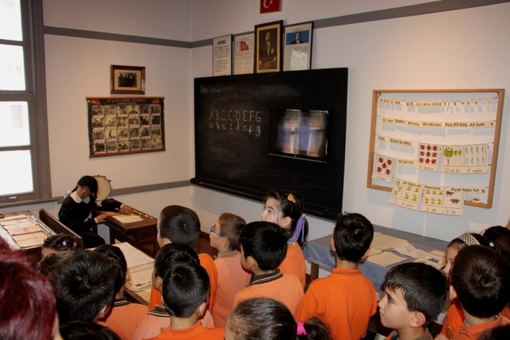 4 Bin Öğrenci Müzede Eğitim Görmeye Başladı