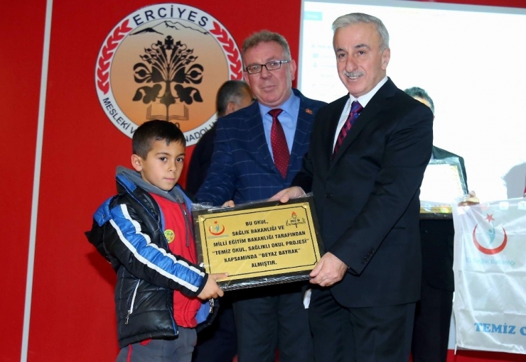 88 Okul Daha ‘Beyaz Bayrak’ Aldı