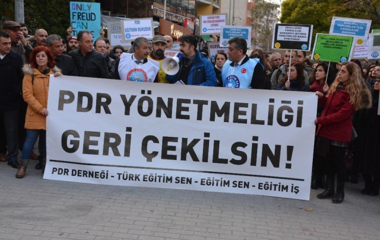 Değişen Rehberlik Hizmetleri Yönetmeliği’ne Protesto