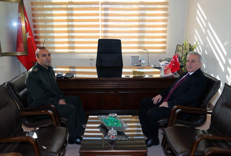 Vali Kamçı’dan Asal’a Ziyaret