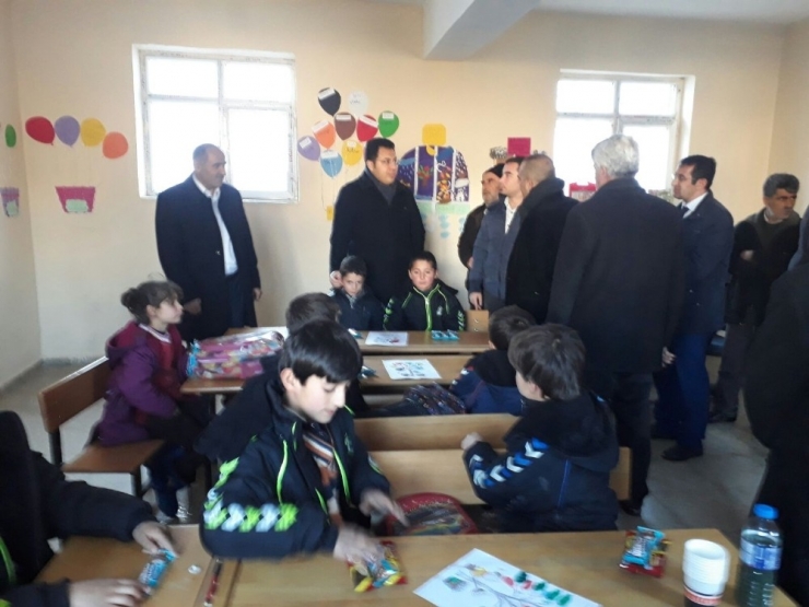 Bahçesaray Kaymakamı Özacan’ın Okul Ziyareti