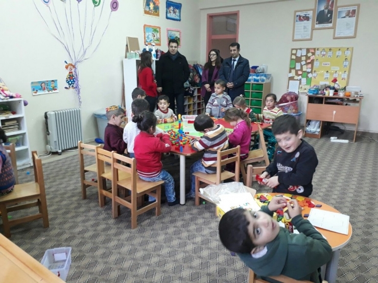 Bahçesaray Kaymakamı Özacan’ın Okul Ziyareti