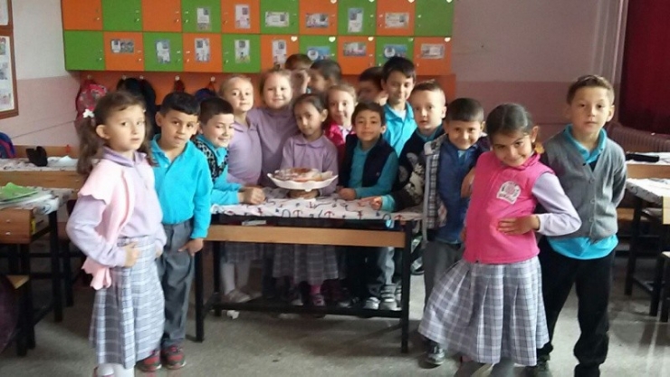 Velilerden Kek Ve Kurabiyeli Destek