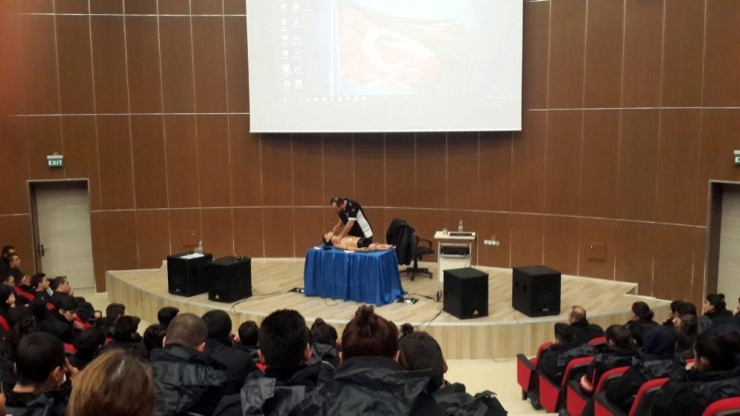 Pomem Öğrencilerine İlk Yardım Eğitimi Verildi