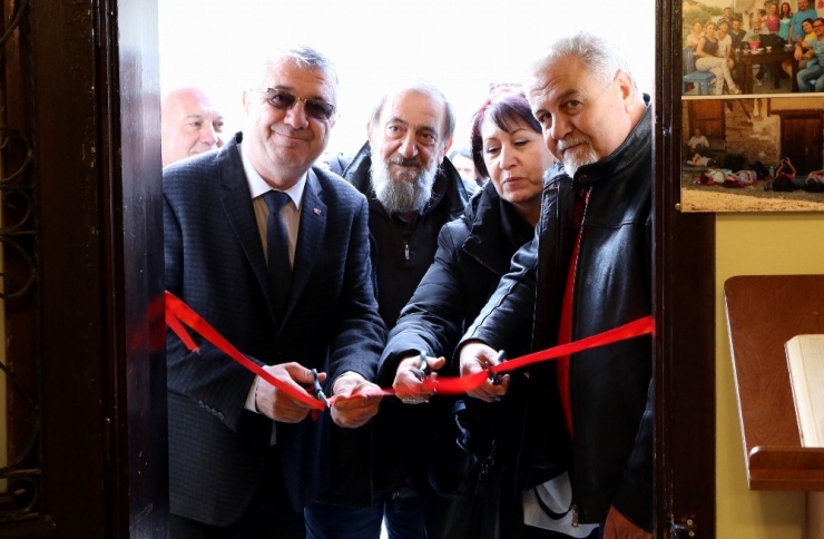 Aydın’dan Gelip Edremit’te Fotoğraf Sergisi Açtılar