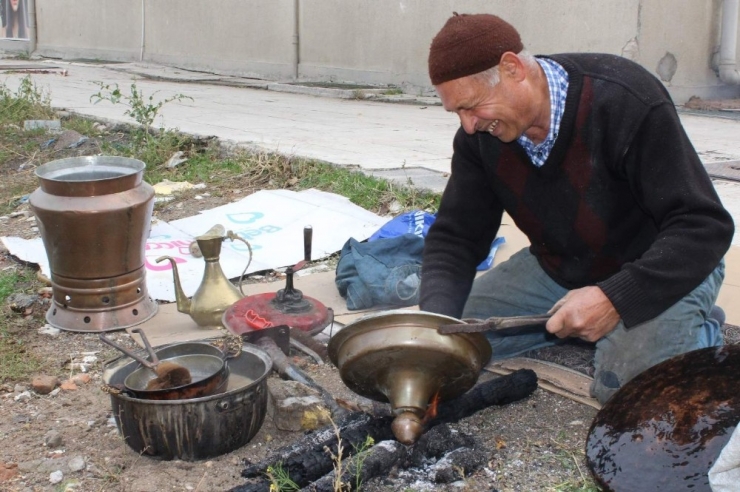 Şehir Şehir Gezerek Kalaycılık Yapıyor