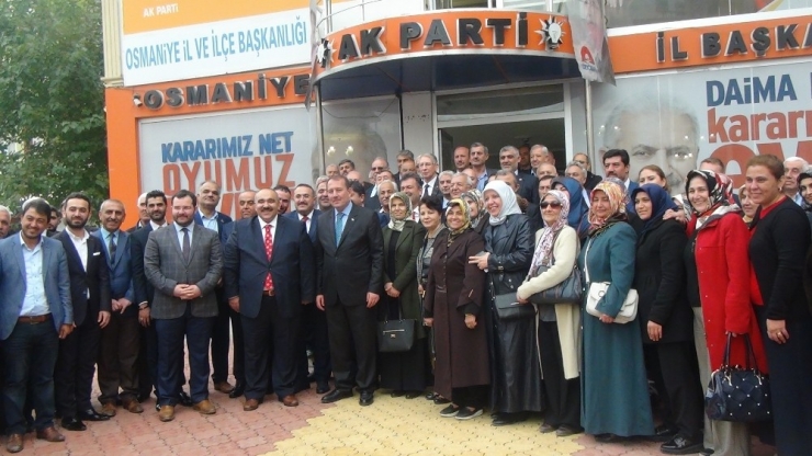 Karacan: "Halkımıza Ve Liderimize Borcumuzu Ödememiz Gerekiyor"