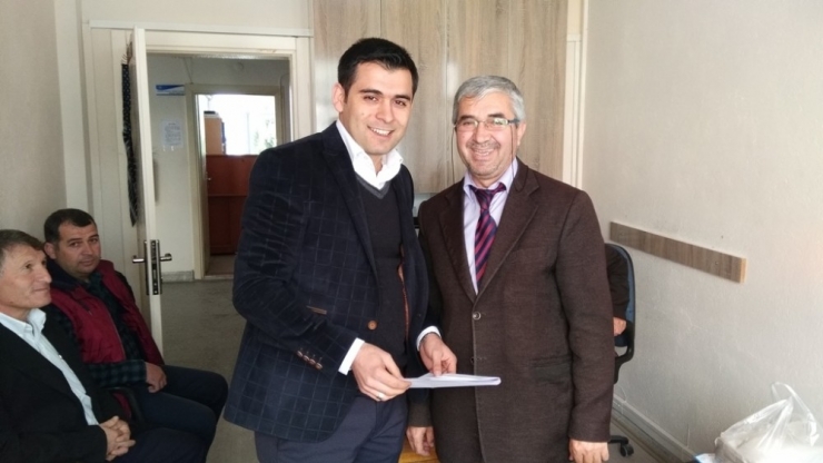 Ak Parti Selendi İlçe Başkanı Kaçar Mazbatasını Aldı