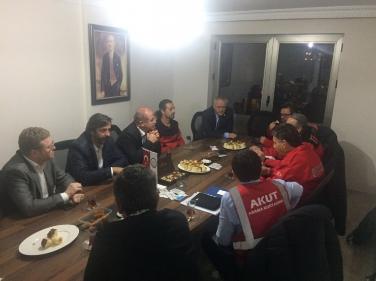 Rumelili İş Adamlarından Akut’a Destek