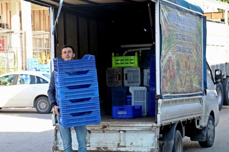 Antalya’daki Hortum Felaketi Sonrası Domates Ve Biberde Zam Beklentisi