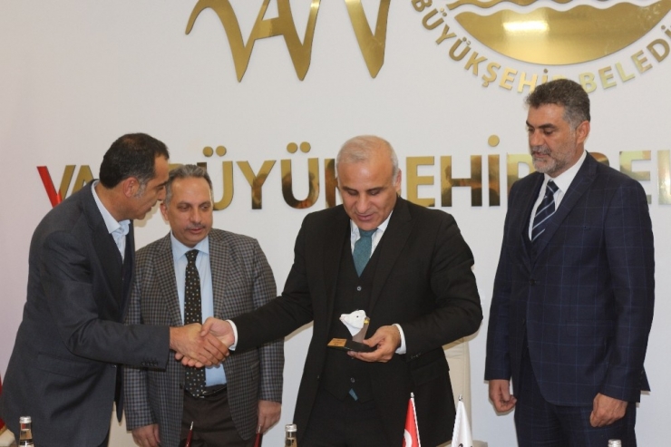 Votaş’ın Hisse Devir Töreni