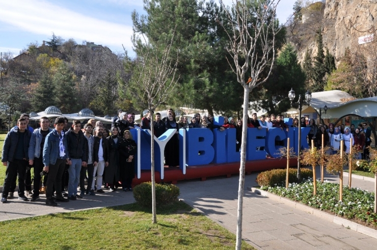 ’’Diriliş Gezisi’’ Kapsamında Yüzlerce Öğrenci Bilecik’e Geldi