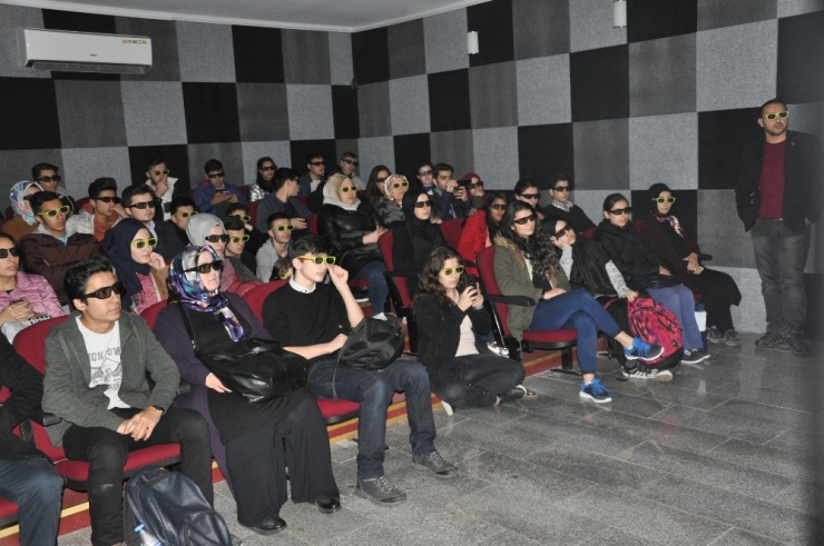 ’’Diriliş Gezisi’’ Kapsamında Yüzlerce Öğrenci Bilecik’e Geldi