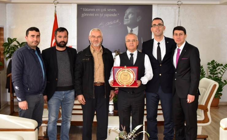 Başkan Kayda’ya Plaketli Teşekkür